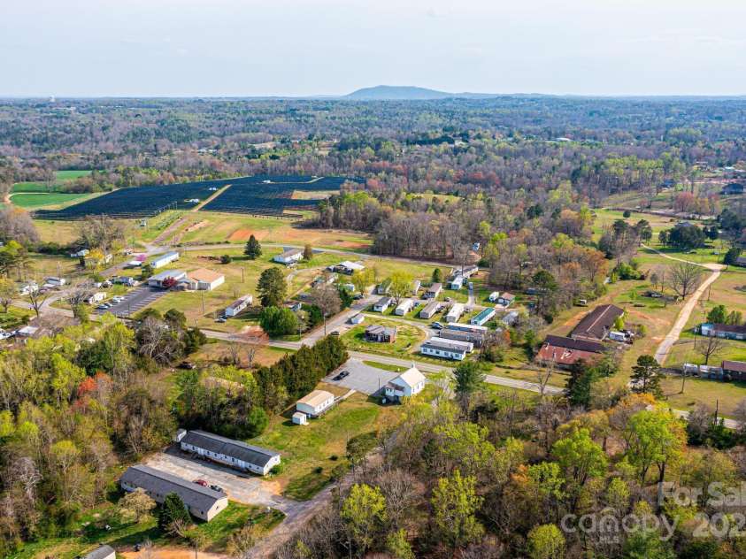 1521 Airport Rhodhiss Road, Hickory, NC 28601.  MLS# CAR4235104, YatesRealty ID 2642. 