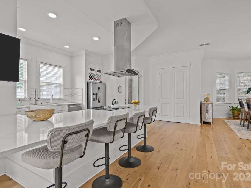 2117 Middlebridge Court, Fort Mill, SC 29715.  MLS# CAR4270419, YatesRealty ID 2642. Bar/counter views