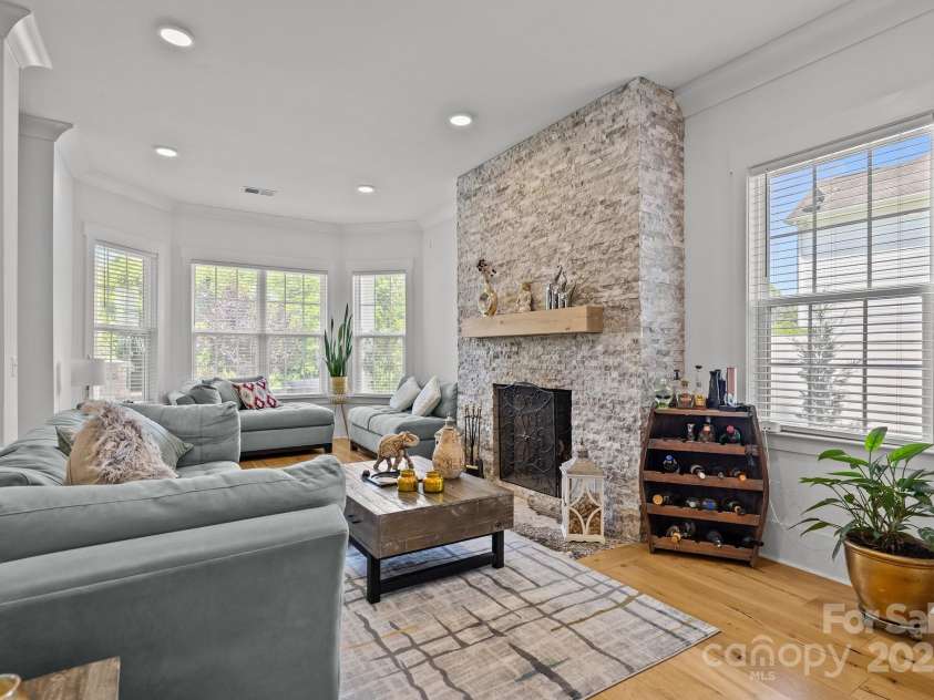 2117 Middlebridge Court, Fort Mill, SC 29715.  MLS# CAR4270419, YatesRealty ID 2642. Expansive living room