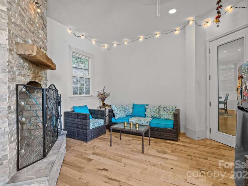 2117 Middlebridge Court, Fort Mill, SC 29715.  MLS# CAR4270419, YatesRealty ID 2642. Keeping room