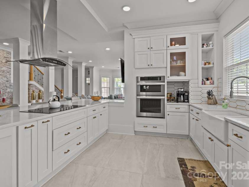 2117 Middlebridge Court, Fort Mill, SC 29715.  MLS# CAR4270419, YatesRealty ID 2642. Kitchen with built ins