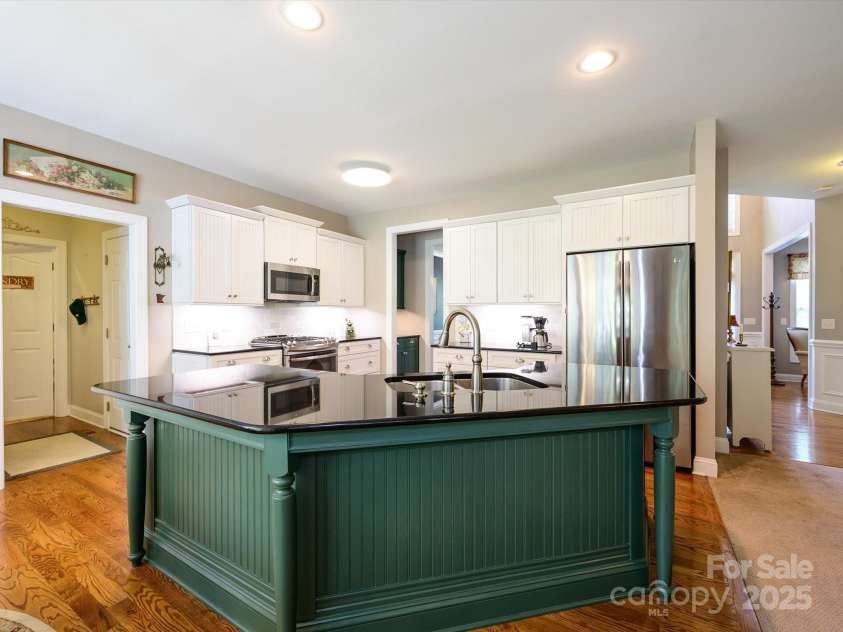 6205 Pumpernickel Lane, Wesley Chapel, NC 28110.  MLS# CAR4280490, YatesRealty ID 26420. Updated kitchen!