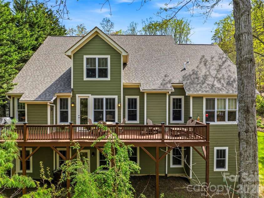 61 Village Pointe Lane, Asheville, NC 28803.  MLS# CAR4367840, YatesRealty ID 26421. 