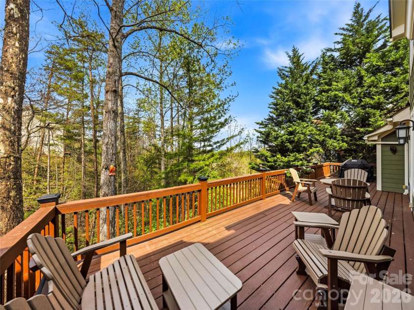 61 Village Pointe Lane, Asheville, NC 28803.  MLS# CAR4367840, YatesRealty ID 26421. 