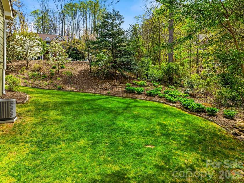61 Village Pointe Lane, Asheville, NC 28803.  MLS# CAR4367840, YatesRealty ID 26421. 