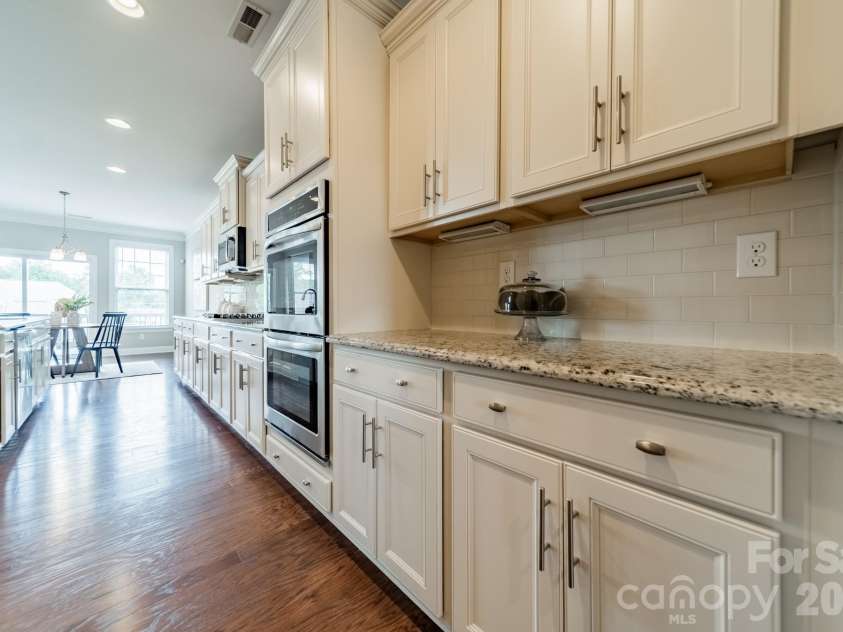 208 Canoe Pole Lane, Mooresville, NC 28117.  MLS# CAR4383925, YatesRealty ID 26422. 