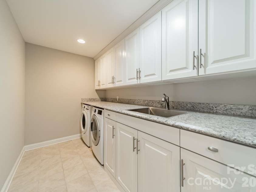 208 Canoe Pole Lane, Mooresville, NC 28117.  MLS# CAR4383925, YatesRealty ID 26422. 