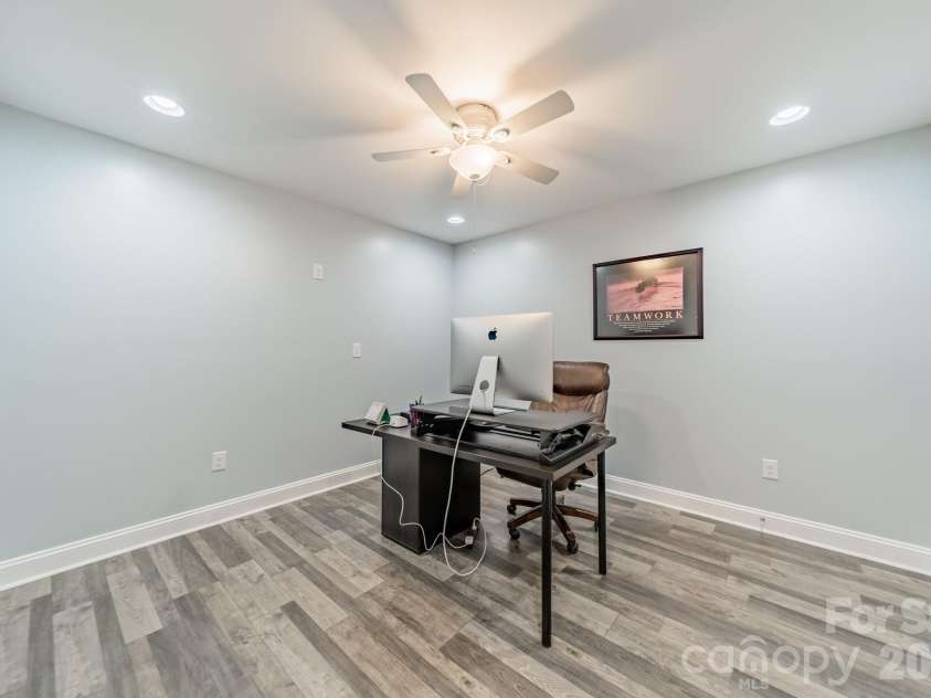 208 Canoe Pole Lane, Mooresville, NC 28117.  MLS# CAR4383925, YatesRealty ID 26422. 
