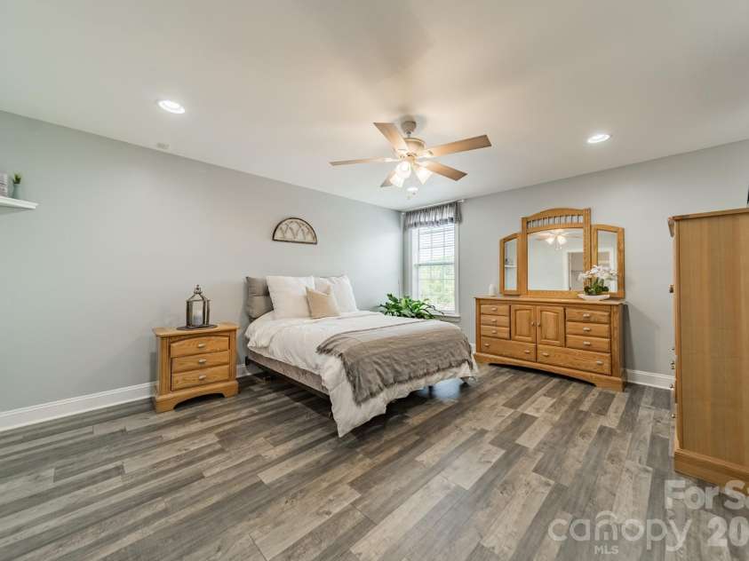 208 Canoe Pole Lane, Mooresville, NC 28117.  MLS# CAR4383925, YatesRealty ID 26422. 