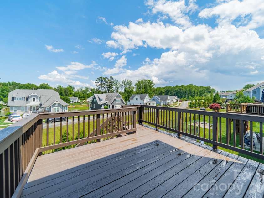 208 Canoe Pole Lane, Mooresville, NC 28117.  MLS# CAR4383925, YatesRealty ID 26422. 