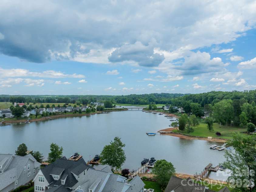 208 Canoe Pole Lane, Mooresville, NC 28117.  MLS# CAR4383925, YatesRealty ID 26422. 