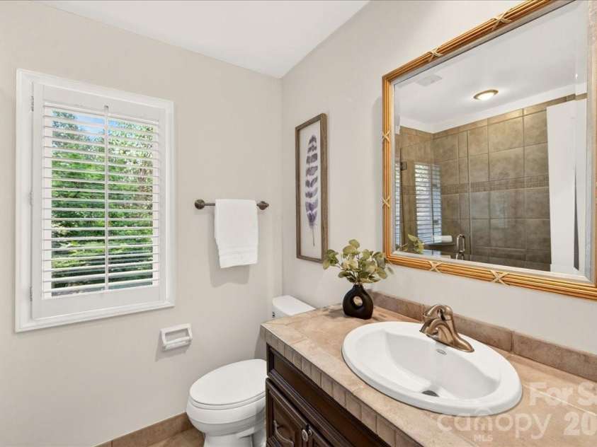 5104 Top Seed Court, Charlotte, NC 28226.  MLS# CAR4369249, YatesRealty ID 26423. Full Bath Upper Level