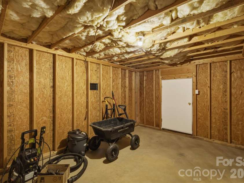 2523 26th Avenue, Hickory, NC 28601.  MLS# CAR4386893, YatesRealty ID 26424. Basement