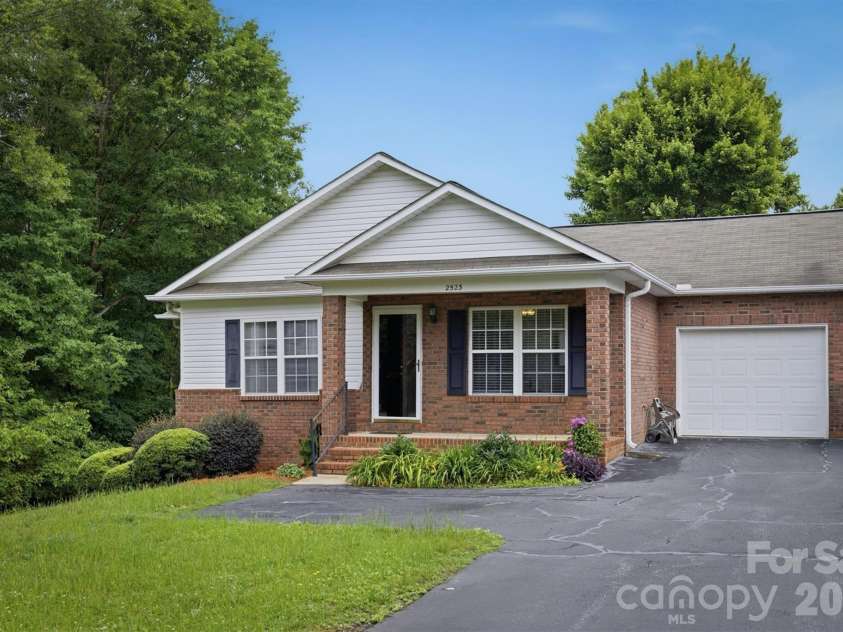 2523 26th Avenue, Hickory, NC 28601.  MLS# CAR4386893, YatesRealty ID 26424. Exterior Front