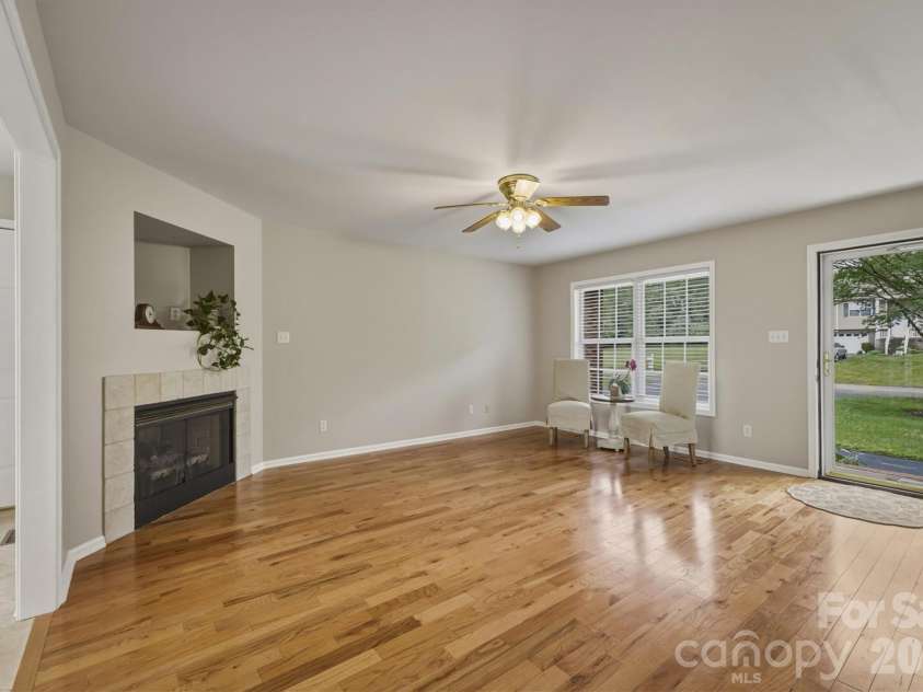2523 26th Avenue, Hickory, NC 28601.  MLS# CAR4386893, YatesRealty ID 26424. Living Room