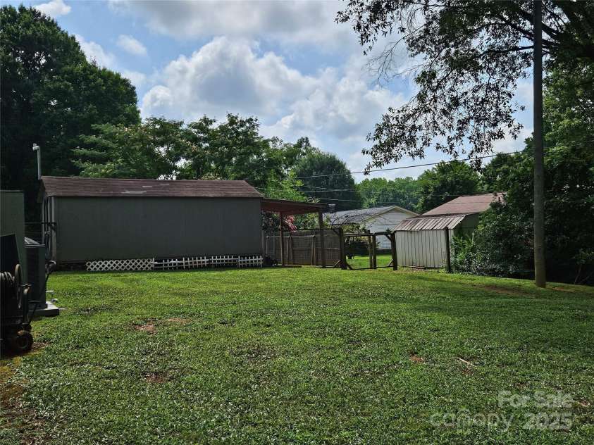 818 Laurel Street, Lincolnton, NC 28092.  MLS# CAR4282126, YatesRealty ID 26424. Backyard