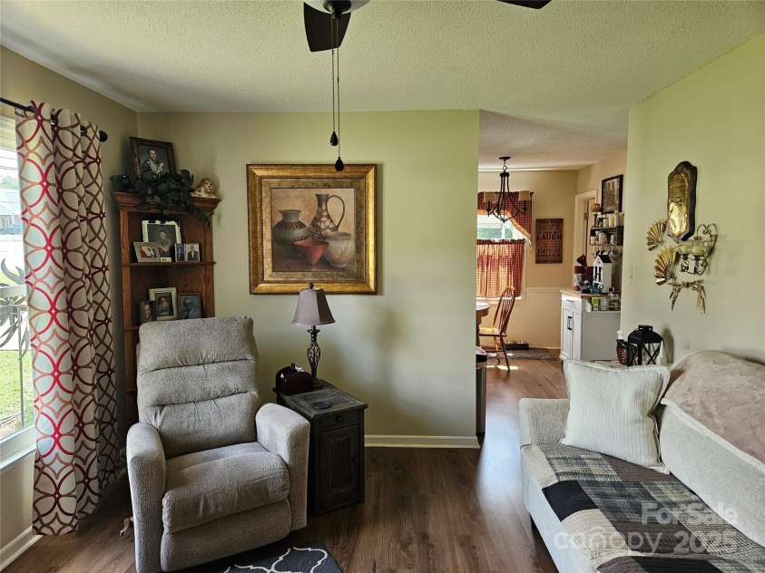 818 Laurel Street, Lincolnton, NC 28092.  MLS# CAR4282126, YatesRealty ID 26424. Living room