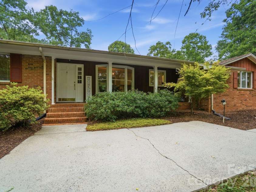 201 Hickory Hill Lane, Stanley, NC 28164.  MLS# CAR4387787, YatesRealty ID 26425. 