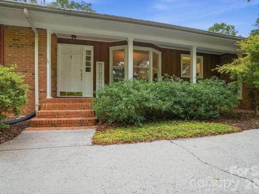 201 Hickory Hill Lane, Stanley, NC 28164.  MLS# CAR4387787, YatesRealty ID 26425. 