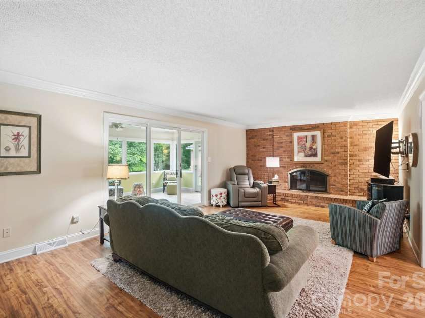 201 Hickory Hill Lane, Stanley, NC 28164.  MLS# CAR4387787, YatesRealty ID 26425. 