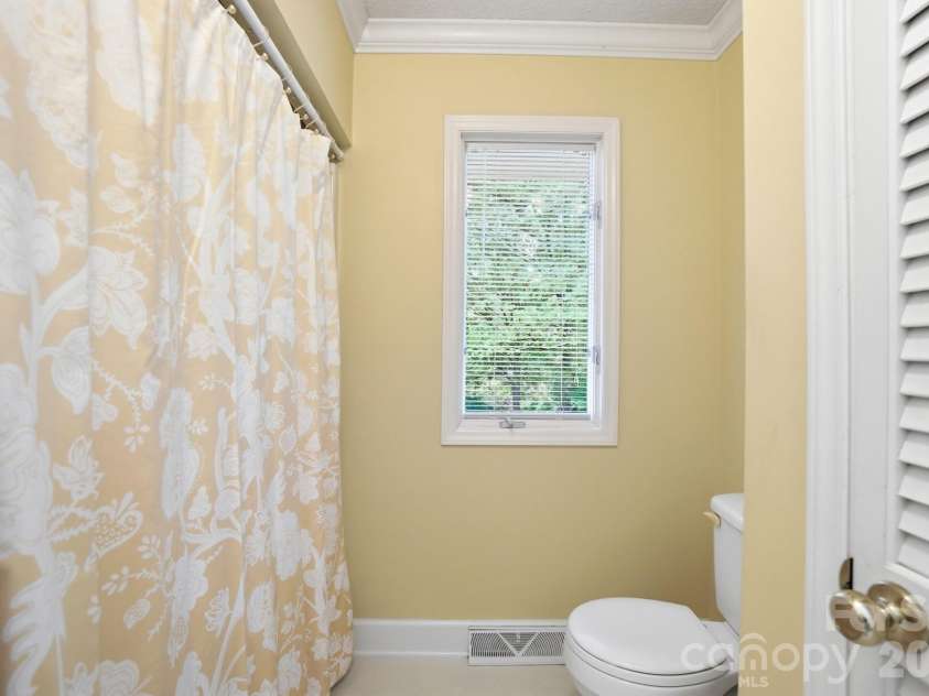201 Hickory Hill Lane, Stanley, NC 28164.  MLS# CAR4387787, YatesRealty ID 26425. 
