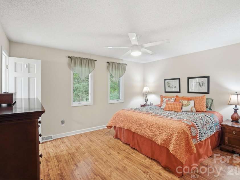201 Hickory Hill Lane, Stanley, NC 28164.  MLS# CAR4387787, YatesRealty ID 26425. Generous Primary Suite
