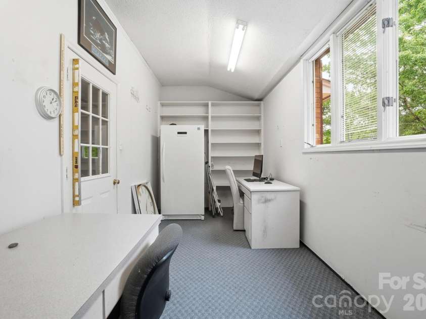 201 Hickory Hill Lane, Stanley, NC 28164.  MLS# CAR4387787, YatesRealty ID 26425. Heated/Cooled Office/Storage Space