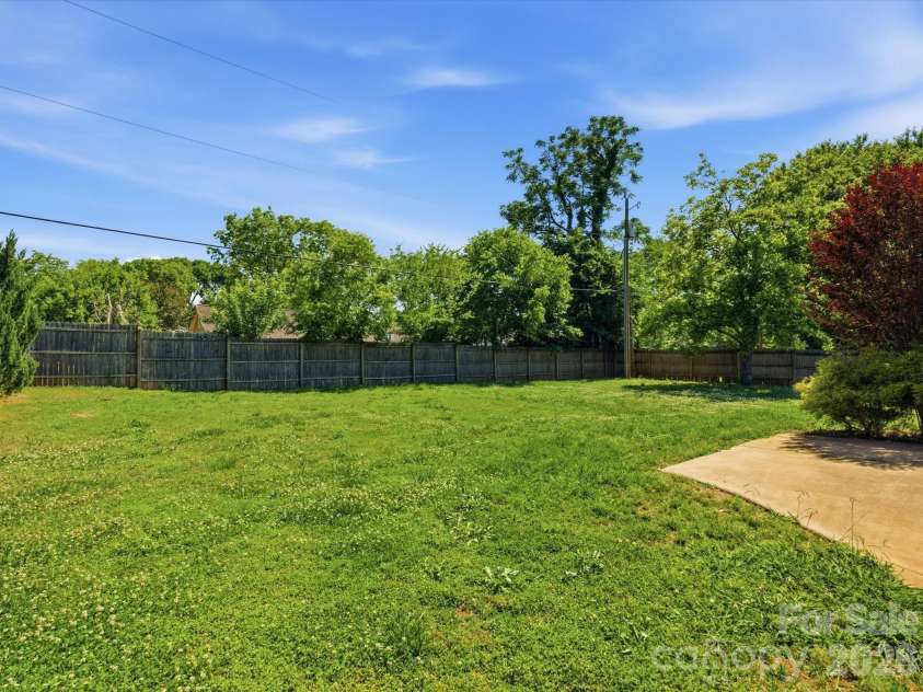 303 Sidney Johnson Street, Fort Mill, SC 29715.  MLS# CAR4383174, YatesRealty ID 26426. 