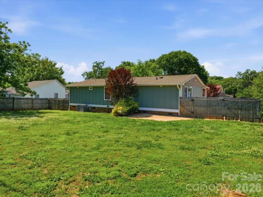 303 Sidney Johnson Street, Fort Mill, SC 29715.  MLS# CAR4383174, YatesRealty ID 26426. 