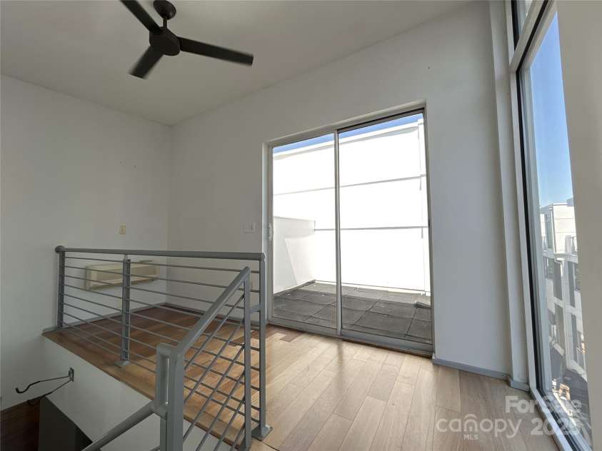 291 Mcdonald Avenue, Charlotte, NC 28203.  MLS# CAR4282218, YatesRealty ID 26427. 