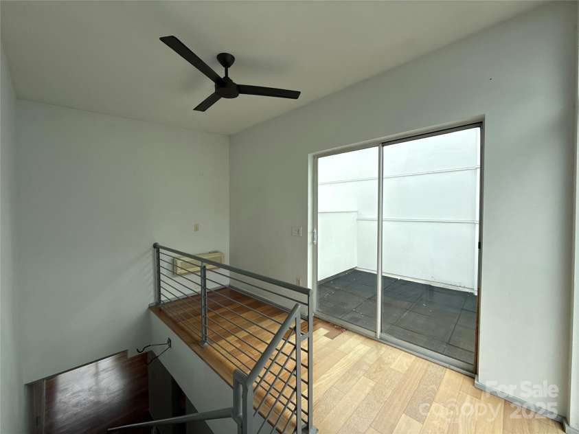 291 Mcdonald Avenue, Charlotte, NC 28203.  MLS# CAR4282218, YatesRealty ID 26427. 