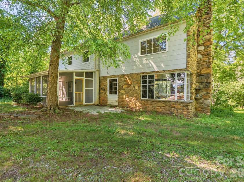 112 Candler School Road, Candler, NC 28715.  MLS# CAR4361613, YatesRealty ID 26429. 