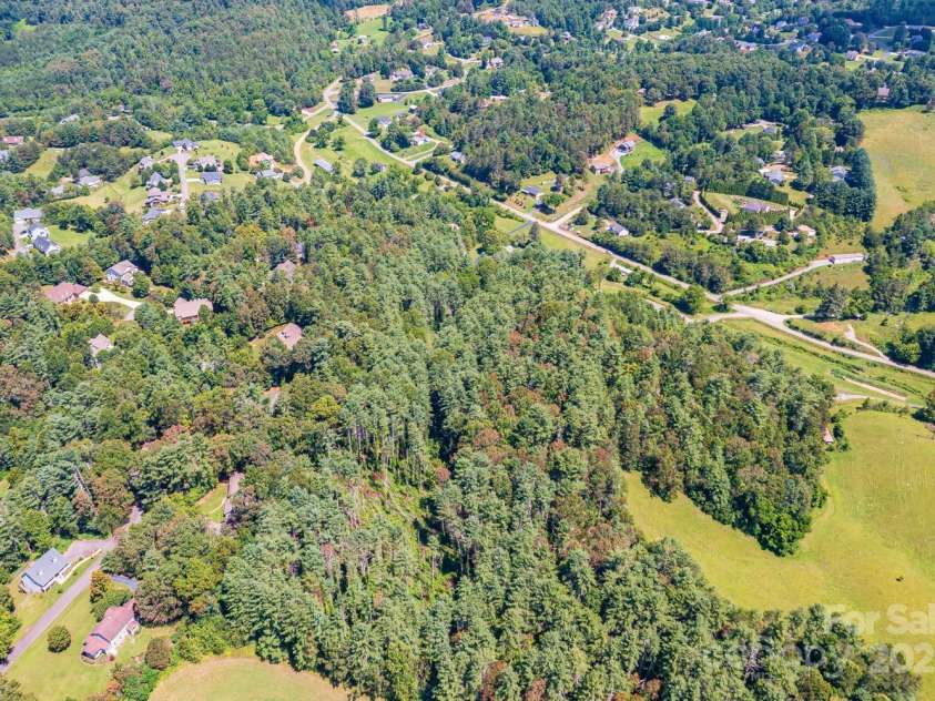 160 Mclean Road, Weaverville, NC 28787.  MLS# CAR4277668, YatesRealty ID 26429. 