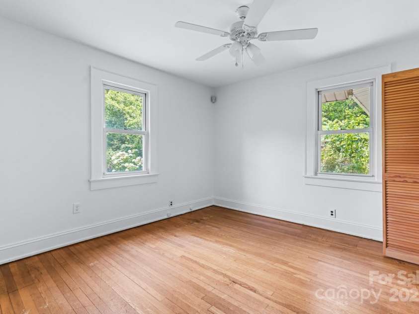 160 Mclean Road, Weaverville, NC 28787.  MLS# CAR4277668, YatesRealty ID 26429. Main Level Bedroom