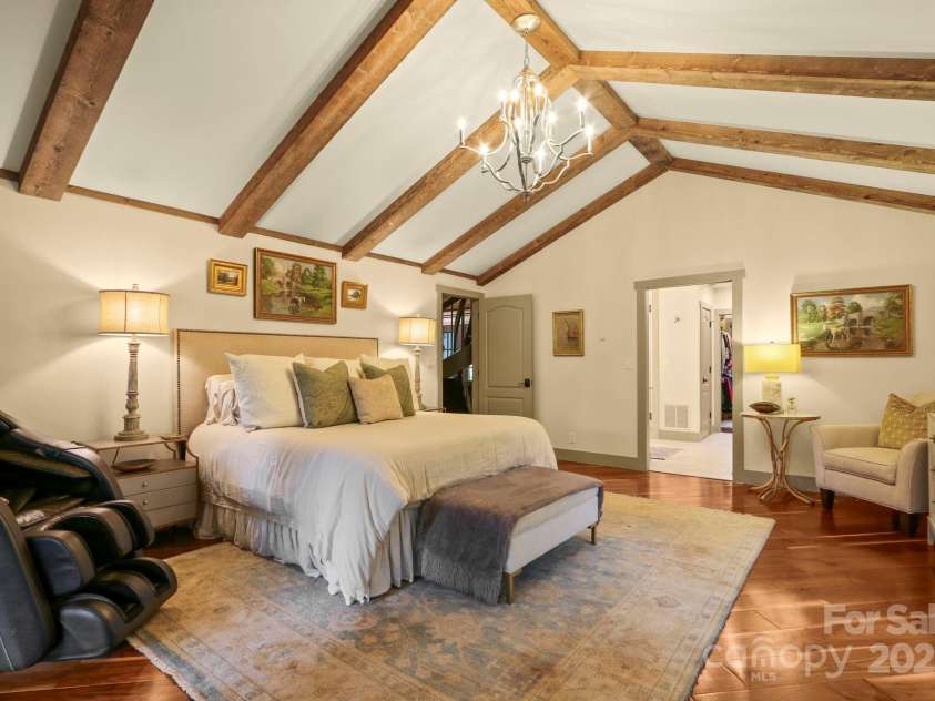 198 Little Harbour None, Vilas, NC 28692.  MLS# CAR4304013, YatesRealty ID 2643. Main-level primary suite