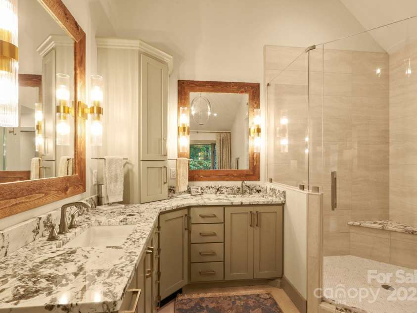 198 Little Harbour None, Vilas, NC 28692.  MLS# CAR4304013, YatesRealty ID 2643. Main-level primary suite