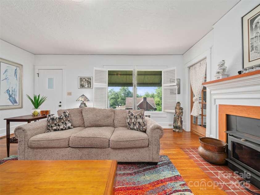 159 Pine Avenue, Spruce Pine, NC 28777.  MLS# CAR4282568, YatesRealty ID 26430. 