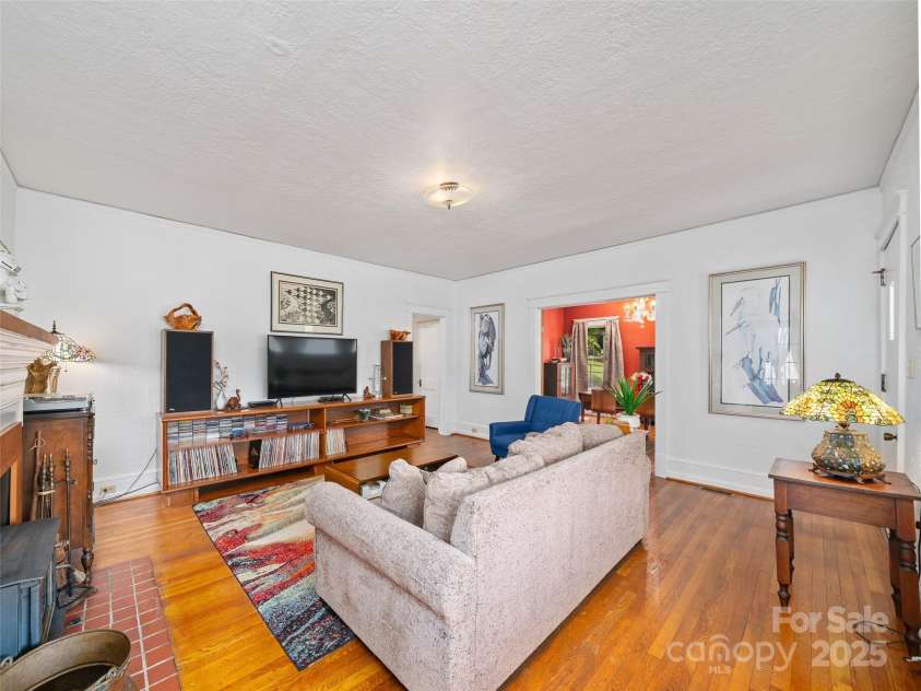 159 Pine Avenue, Spruce Pine, NC 28777.  MLS# CAR4282568, YatesRealty ID 26430. 