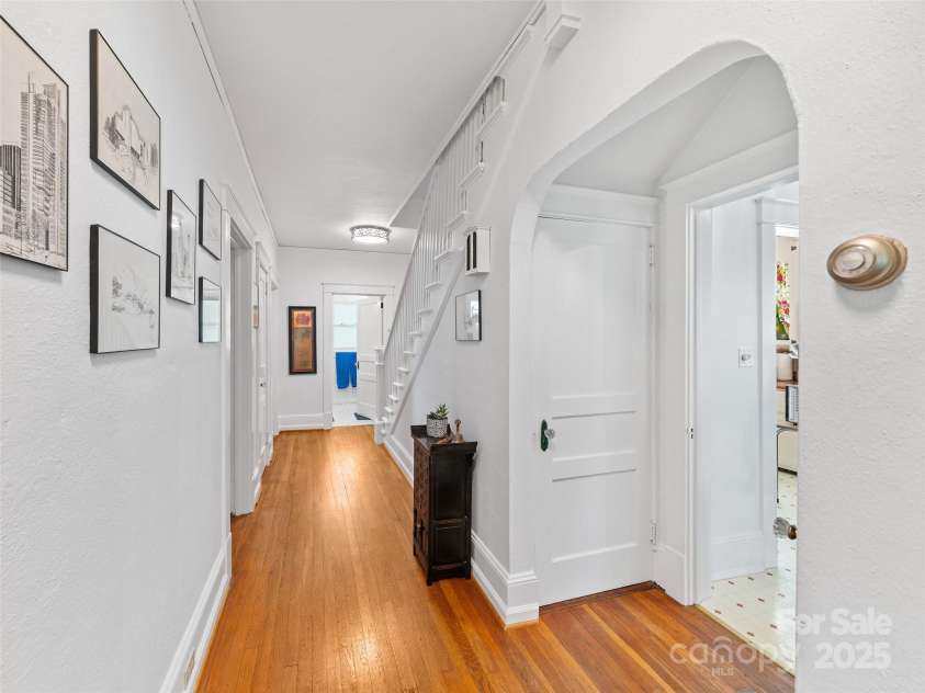 159 Pine Avenue, Spruce Pine, NC 28777.  MLS# CAR4282568, YatesRealty ID 26430. 