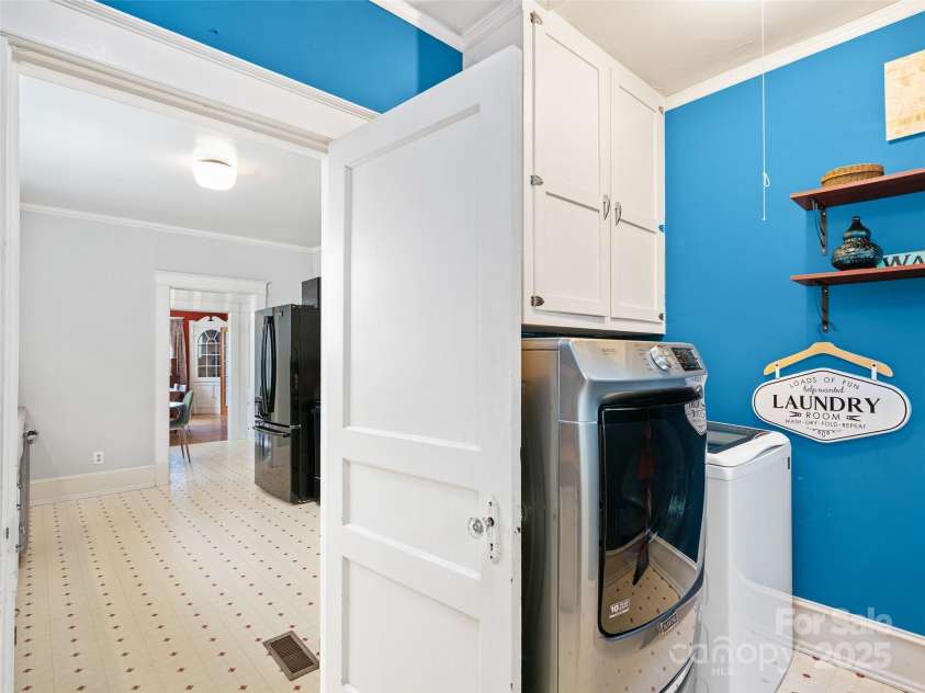 159 Pine Avenue, Spruce Pine, NC 28777.  MLS# CAR4282568, YatesRealty ID 26430. 