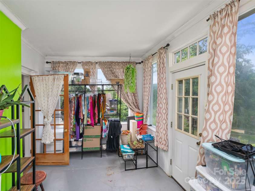 159 Pine Avenue, Spruce Pine, NC 28777.  MLS# CAR4282568, YatesRealty ID 26430. 