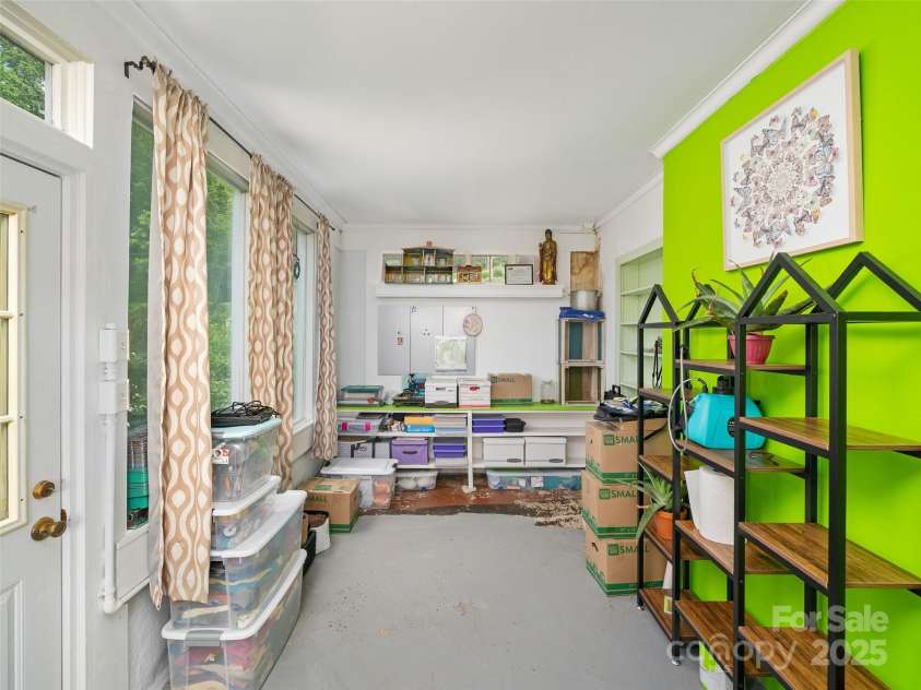 159 Pine Avenue, Spruce Pine, NC 28777.  MLS# CAR4282568, YatesRealty ID 26430. 