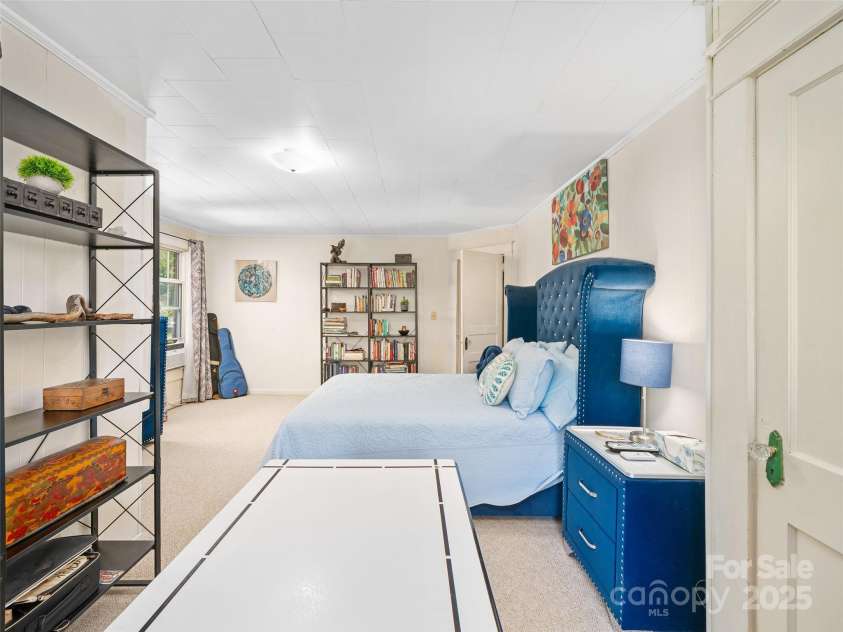 159 Pine Avenue, Spruce Pine, NC 28777.  MLS# CAR4282568, YatesRealty ID 26430. 