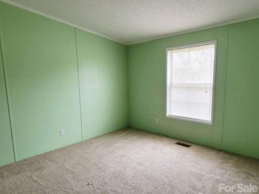 1276 Forest Ridge Drive, Bessemer City, NC 28016.  MLS# CAR4384750, YatesRealty ID 26431. 