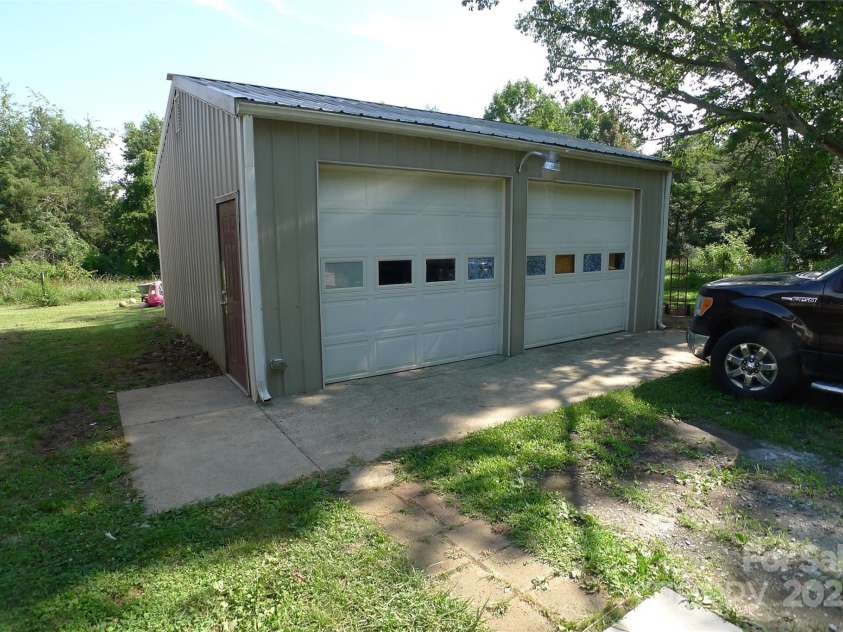 145 Abigail Trail, Ararat, NC 27007.  MLS# CAR4282506, YatesRealty ID 26432. Garage