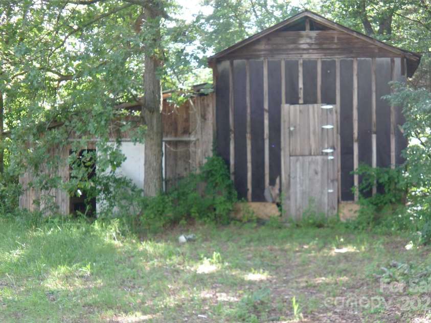 145 Abigail Trail, Ararat, NC 27007.  MLS# CAR4282506, YatesRealty ID 26432. Outbuilding