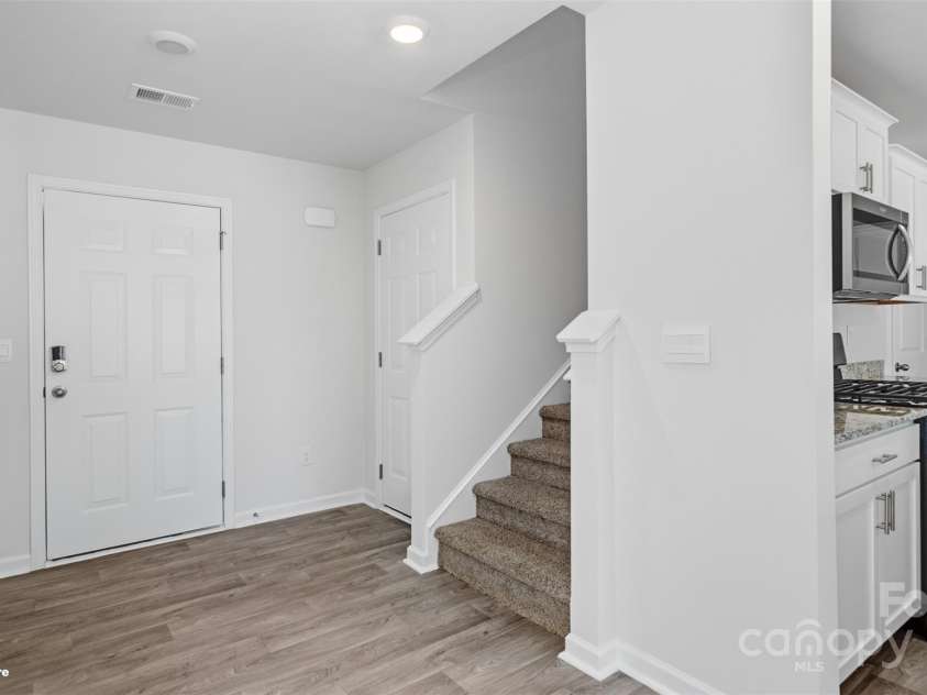 534 13th Avenue Drive, Hickory, NC 28601.  MLS# CAR4282594, YatesRealty ID 26434. 