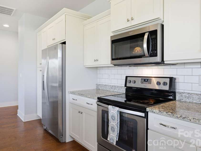 82 Blacksmith Run Drive, Hendersonville, NC 28792.  MLS# CAR4363924, YatesRealty ID 26434. 