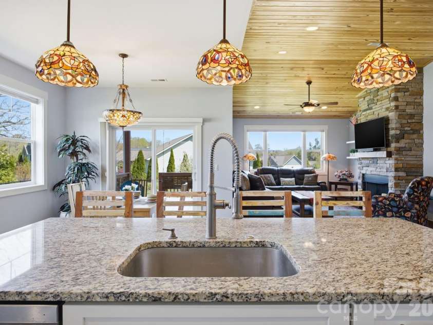 82 Blacksmith Run Drive, Hendersonville, NC 28792.  MLS# CAR4363924, YatesRealty ID 26434. Beautiful finishes!