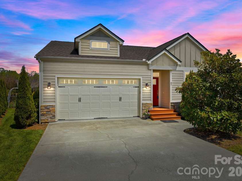 82 Blacksmith Run Drive, Hendersonville, NC 28792.  MLS# CAR4363924, YatesRealty ID 26434. Easy Access Location!